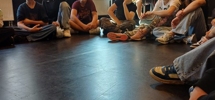 Theaterprojekt der Klasse 7a – „Ein Glücksding“